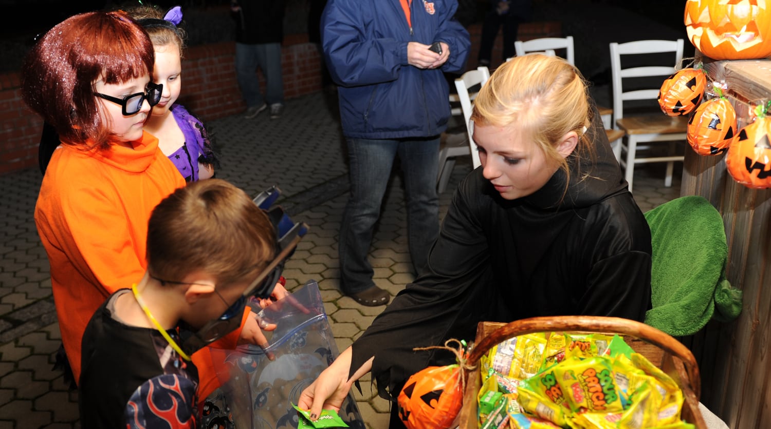 7 Ways to Stay Safe this Halloween